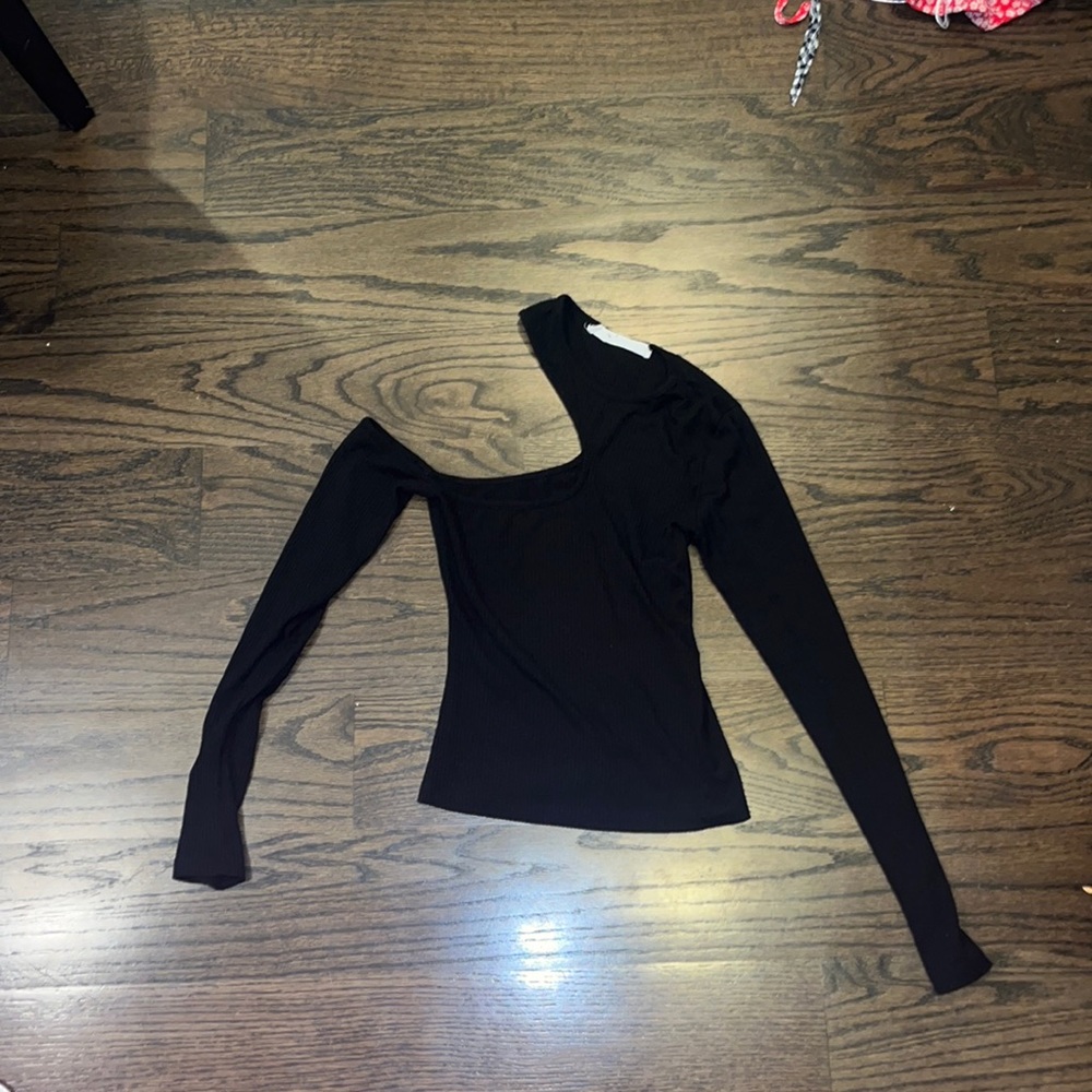 off the shoulder black long sleeve top